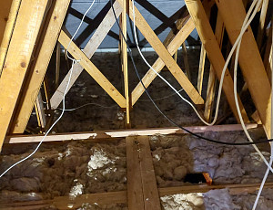 Poctivá izolace, foukaná izolace, foukaná vata, zateplení stropu, izolace stropu, zateplení, izolace, zateplení Znojmo, izolace Znojmo, skelná minerální izolace, Supafil loft